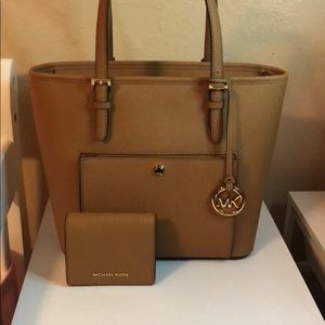 Michael Kors tote